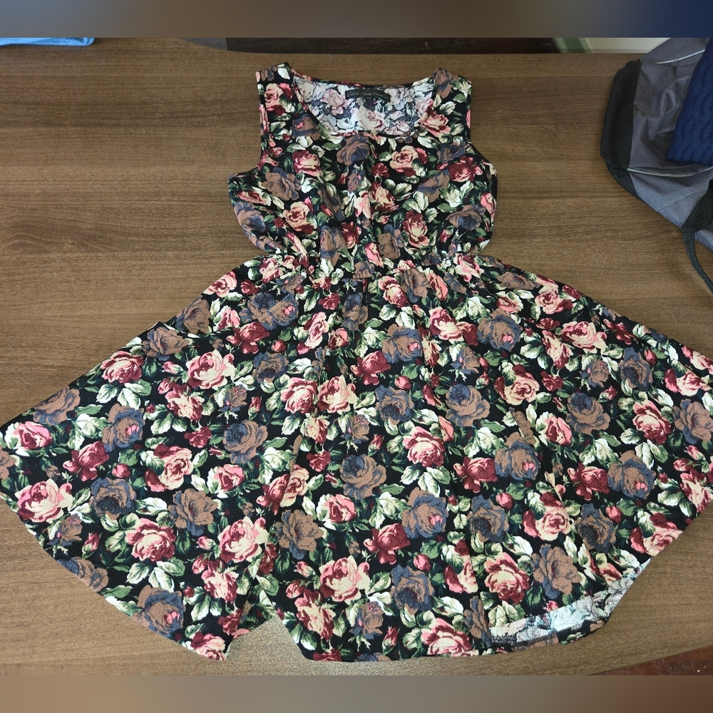 Mela Loves London Dress - Size 10 - HAS POCKETS!
